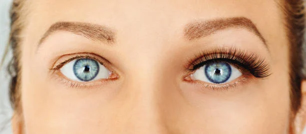 Lash lift before and after side by side